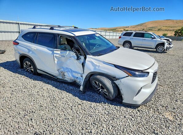 5TDHBRCH5MS050849 2021 TOYOTA HIGHLANDER White Przód prawy