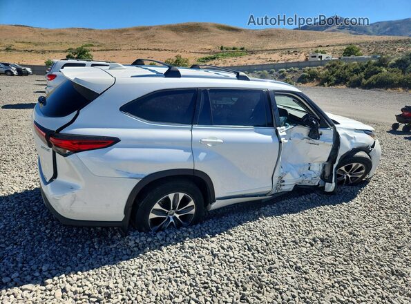 5TDHBRCH5MS050849 2021 TOYOTA HIGHLANDER White Tył prawy