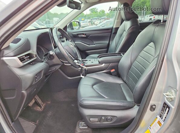 5TDHBRCH7LS505666 2020 TOYOTA HIGHLANDER Silver Սալոնի դիմացի տեսք