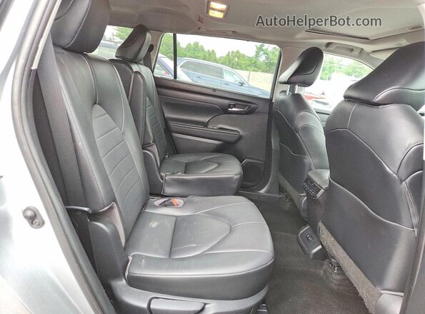 5TDHBRCH7LS505666 2020 TOYOTA HIGHLANDER Silver Սալոնի հետևի տեսք