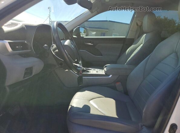 5TDHZRAH5MS514513 2021 TOYOTA HIGHLANDER Белый Вид салона спереди