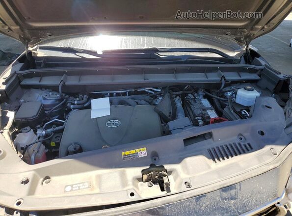 5TDHZRBH1LS030318 2020 TOYOTA HIGHLANDER Silver Widok wnętrza z tyłu