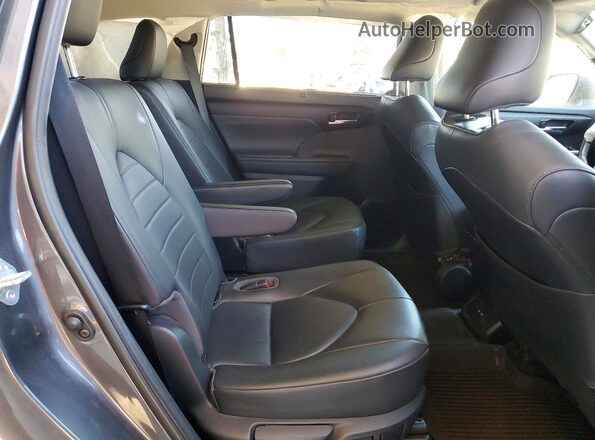 5TDHZRBH1LS030318 2020 TOYOTA HIGHLANDER Silver Widok tylnych siedzeń