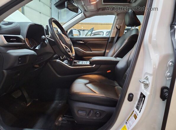 5TDHZRBH2MS134785 2021 TOYOTA HIGHLANDER Белый Вид салона спереди