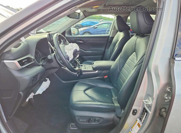 5TDHZRBH5LS501015 2020 TOYOTA HIGHLANDER Silver Widok wnętrza z przodu