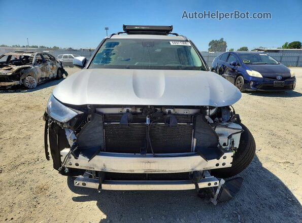 5TDHZRBH6MS555599 2021 TOYOTA HIGHLANDER Серебряный Вид спереди