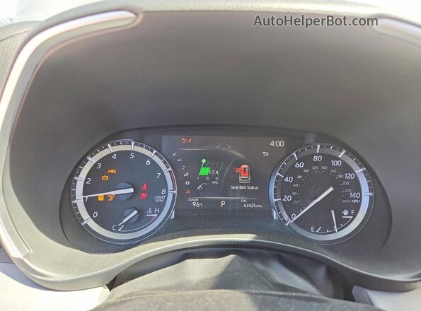 5TDHZRBH6MS555599 2021 TOYOTA HIGHLANDER Серебряный Вид щитка приборов