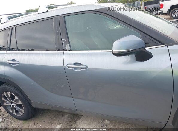 5TDHZRBH7MS065382 2021 TOYOTA HIGHLANDER Light Blue უკანა სალონის ხედი