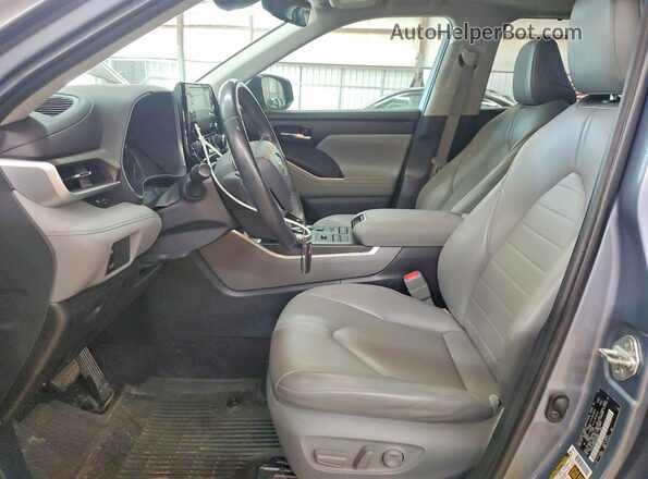 5TDHZRBH8LS012690 2020 TOYOTA HIGHLANDER Серебряный Вид салона спереди