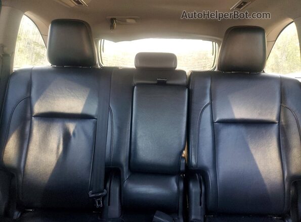 5TDJGRFH0JS040062 2018 TOYOTA HIGHLANDER Black Rear seats view