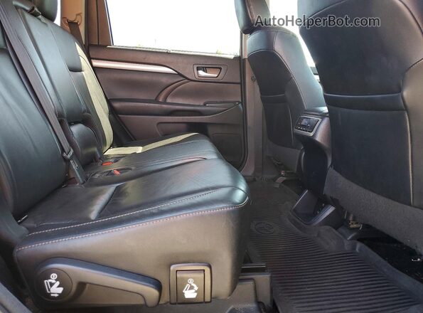 5TDJGRFH3JS040976 2018 TOYOTA HIGHLANDER Brown Սալոնի հետևի տեսք