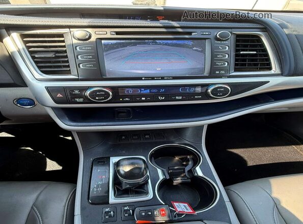 5TDJGRFH7JS045355 2018 TOYOTA HIGHLANDER Gray Вид щитка приладів