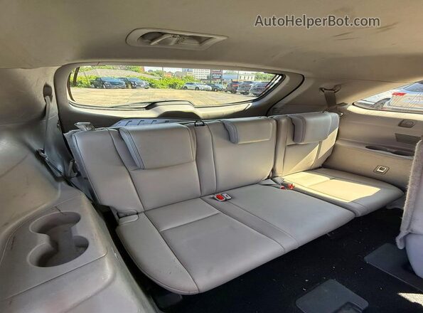 5TDJGRFH7JS045355 2018 TOYOTA HIGHLANDER Gray Вид задньої частини салону
