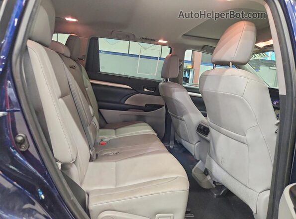 5TDJKRFH1GS231111 2016 TOYOTA HIGHLANDER Blue Rear interior view