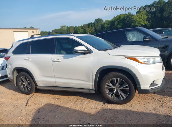 5TDJKRFHXGS256198 2016 TOYOTA HIGHLANDER White უკანა სალონის ხედი