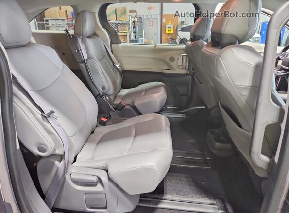 5TDJRKEC2MS047994 2021 TOYOTA SIENNA Gray Սալոնի հետևի տեսք