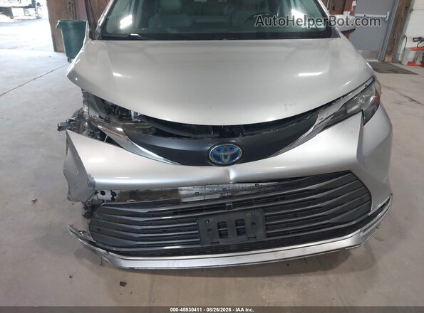 5TDJRKEC4MS063971 2021 TOYOTA SIENNA Серебряный Вид спереди