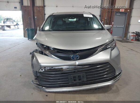 5TDJRKEC4MS063971 2021 TOYOTA SIENNA Серебряный Вид задней части салона