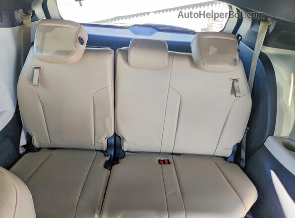 5TDJRKEC6MS025660 2021 TOYOTA SIENNA Black Rear seats view