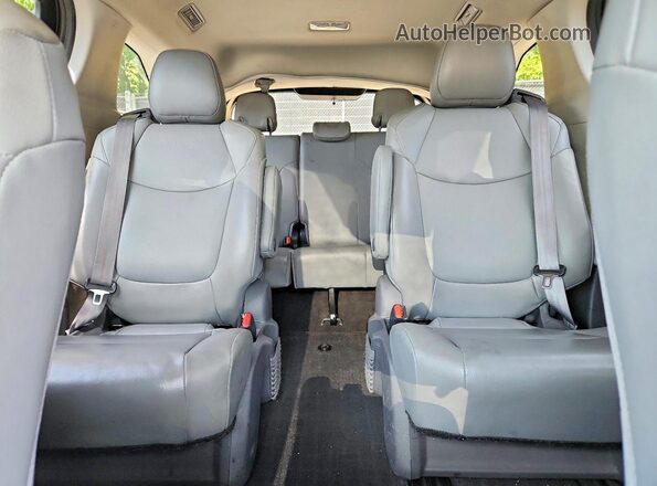 5TDJRKEC7MS027708 2021 TOYOTA SIENNA Black Rear seats view