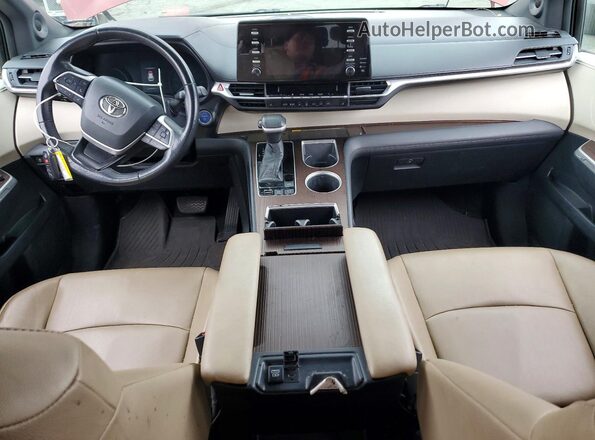 5TDJRKEC7MS051846 2021 TOYOTA SIENNA Красный Вид панели приборов