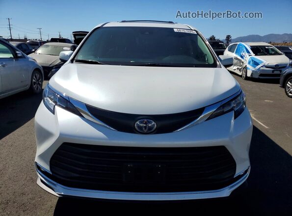 5TDJRKEC8NS084159 2022 TOYOTA SIENNA White Front view