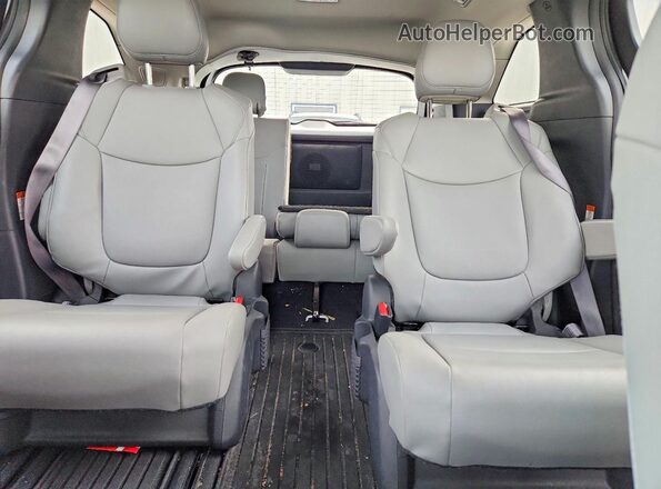 5TDJSKFC1SS190919 2025 TOYOTA SIENNA White Widok tylnych siedzeń
