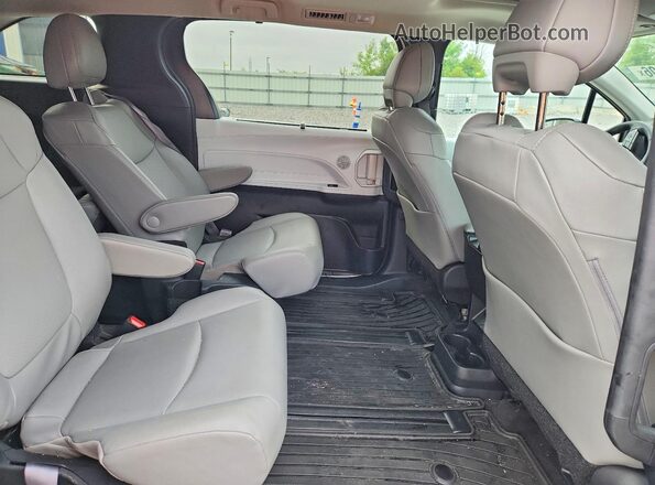 5TDJSKFC1SS190919 2025 TOYOTA SIENNA White Widok wnętrza z tyłu