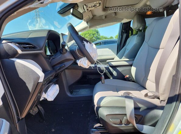 5TDJSKFC4SS160295 2025 TOYOTA SIENNA Silver Front interior view
