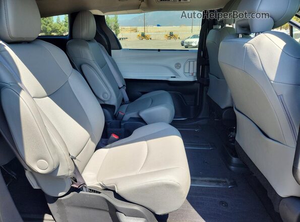 5TDJSKFC4SS201265 2025 TOYOTA SIENNA Gray Rear interior view