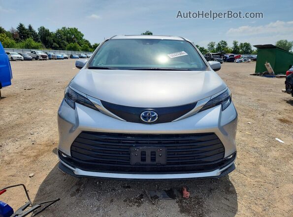 5TDJSKFC5SS215210 2025 TOYOTA SIENNA Серебряный Вид спереди