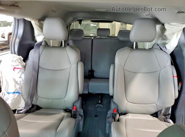 5TDJSKFC8SS177374 2025 TOYOTA SIENNA Blue Widok tylnych siedzeń