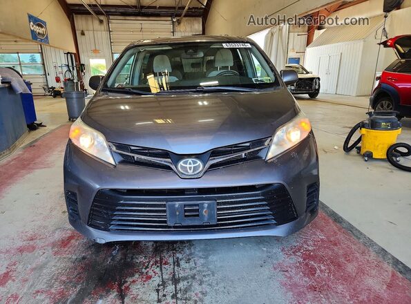5TDJZ3DC0JS194950 2018 TOYOTA SIENNA Серый Вид спереди