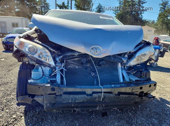 5TDJZ3DC6HS182179 2017 TOYOTA SIENNA Silver წინა ხედი