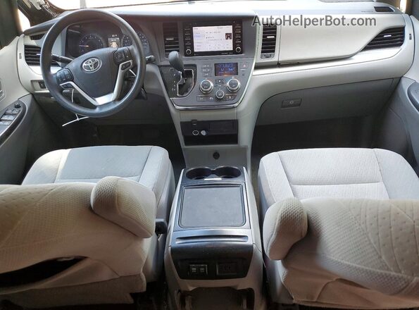 5TDJZ3DCXJS197290 2018 TOYOTA SIENNA Gray Вид панелі приладів