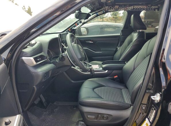 5TDJZRAH0NS112076 2022 TOYOTA HIGHLANDER Black Widok wnętrza z przodu