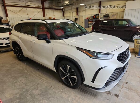 5TDJZRBH2MS073648 2021 TOYOTA HIGHLANDER White Delantero derecho