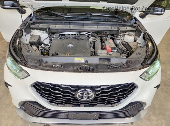 5TDJZRBH2MS073648 2021 TOYOTA HIGHLANDER White Vista del compartimento del motor