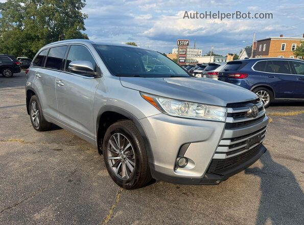5TDJZRFH0HS394314 2017 TOYOTA HIGHLANDER Серебряный Передняя правая четверть