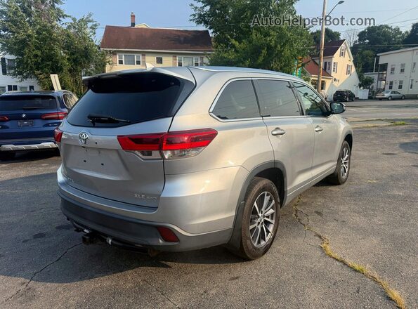 5TDJZRFH0HS394314 2017 TOYOTA HIGHLANDER Серебряный Задняя правая четверть