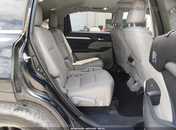 5TDJZRFH0HS458402 2017 TOYOTA HIGHLANDER Black Widok naklejki z numerem VIN