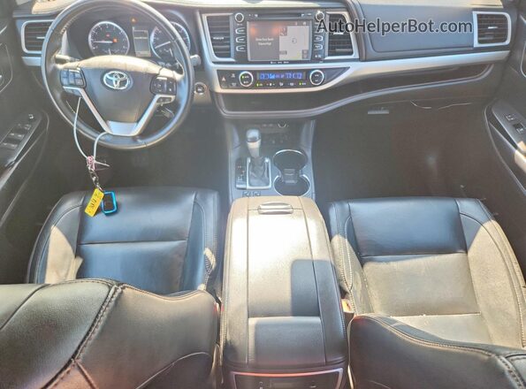 5TDJZRFH0HS462322 2017 TOYOTA HIGHLANDER Black Dashboard view
