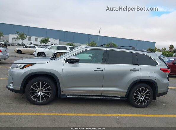5TDJZRFH0HS478777 2017 TOYOTA HIGHLANDER Silver Widok wnętrza 360 stopni