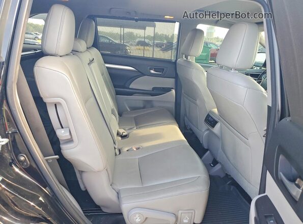 5TDJZRFH0HS522485 2017 TOYOTA HIGHLANDER Black Widok wnętrza z tyłu