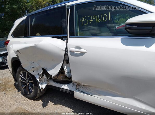 5TDJZRFH0JS858191 2018 TOYOTA HIGHLANDER White Widok z przodu