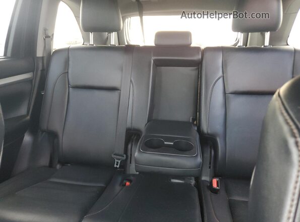 5TDJZRFH0KS732964 2019 TOYOTA HIGHLANDER Silver Vista de los asientos traseros