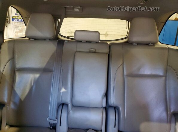 5TDJZRFH1HS453774 2017 TOYOTA HIGHLANDER Silver უკანა სავარძლების ხედი