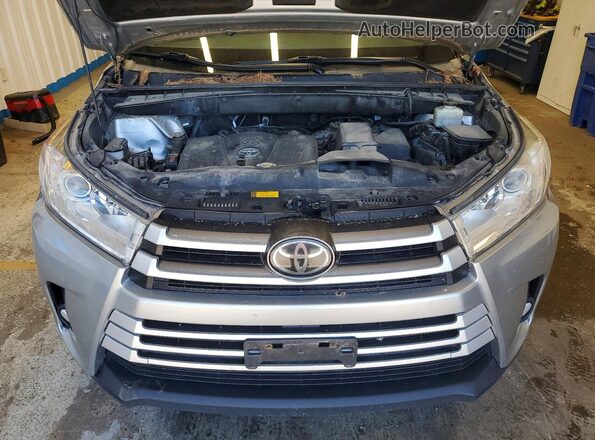 5TDJZRFH1HS453774 2017 TOYOTA HIGHLANDER Silver ძრავის განყოფილების ხედი
