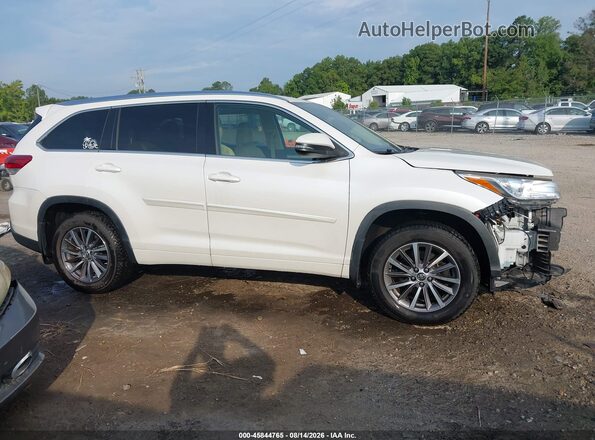 5TDJZRFH1JS820100 2018 TOYOTA HIGHLANDER White სალონის 360-გრადუსიანი ხედი