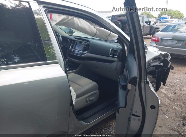 5TDJZRFH1JS850827 2018 TOYOTA HIGHLANDER Silver წინა სალონის ხედი